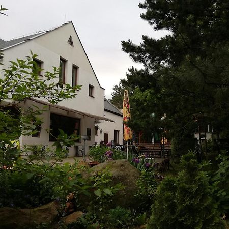 Hotel Kamenny Vrch Хомутов Екстер'єр фото