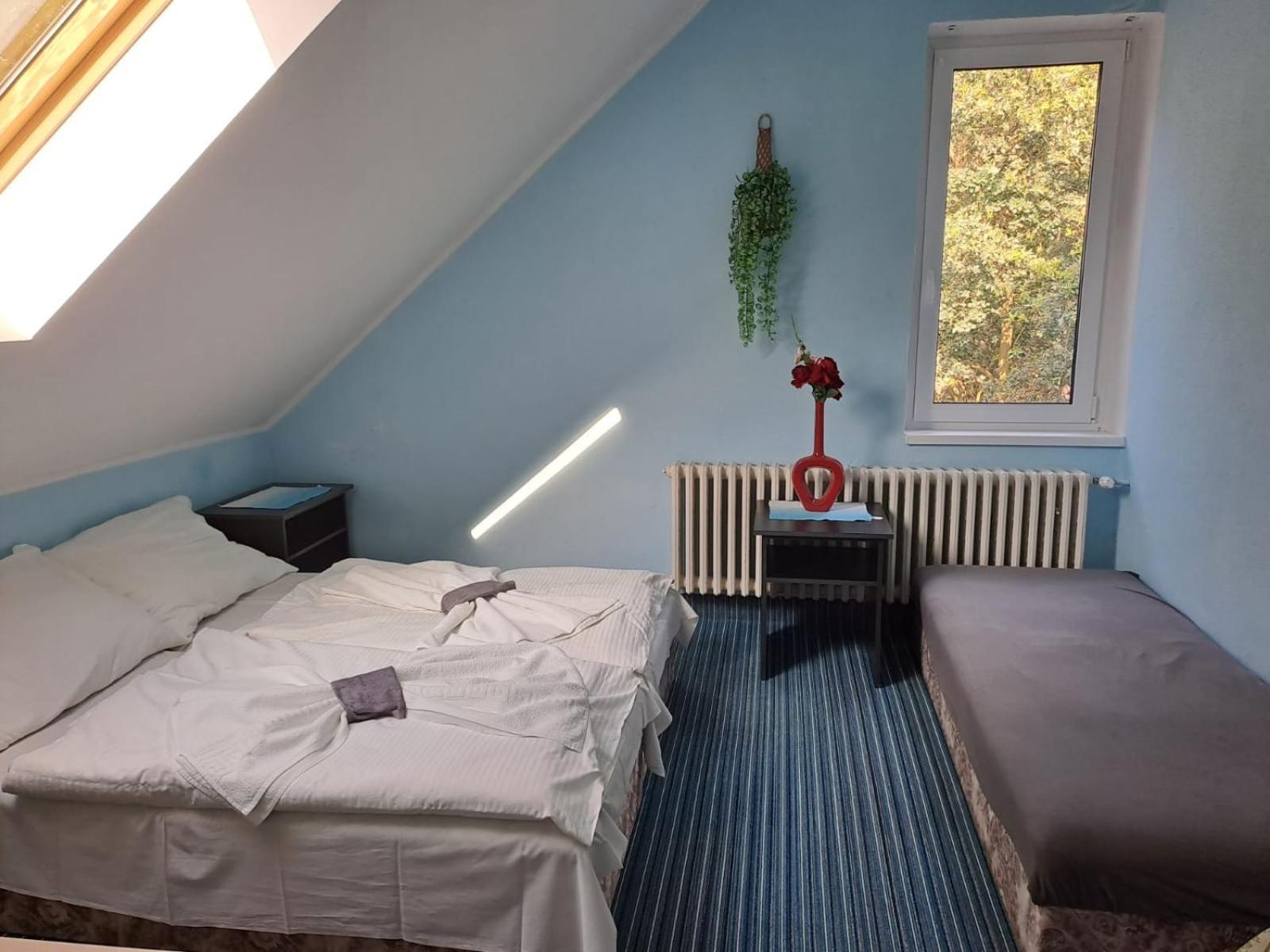Hotel Kamenny Vrch Хомутов Екстер'єр фото