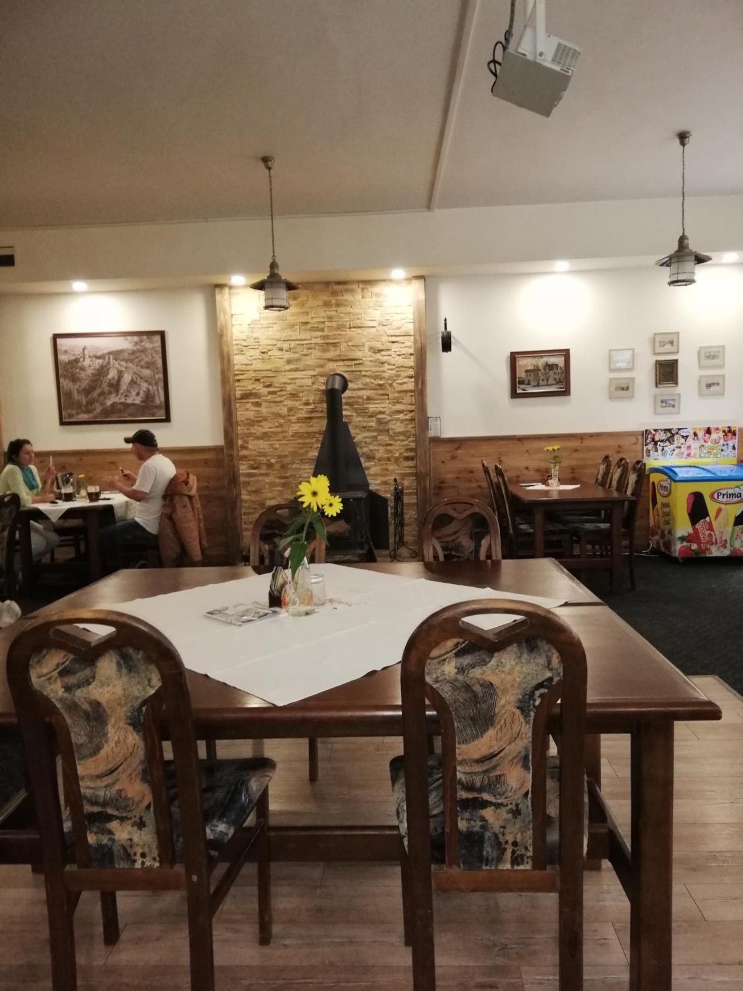 Hotel Kamenny Vrch Хомутов Екстер'єр фото